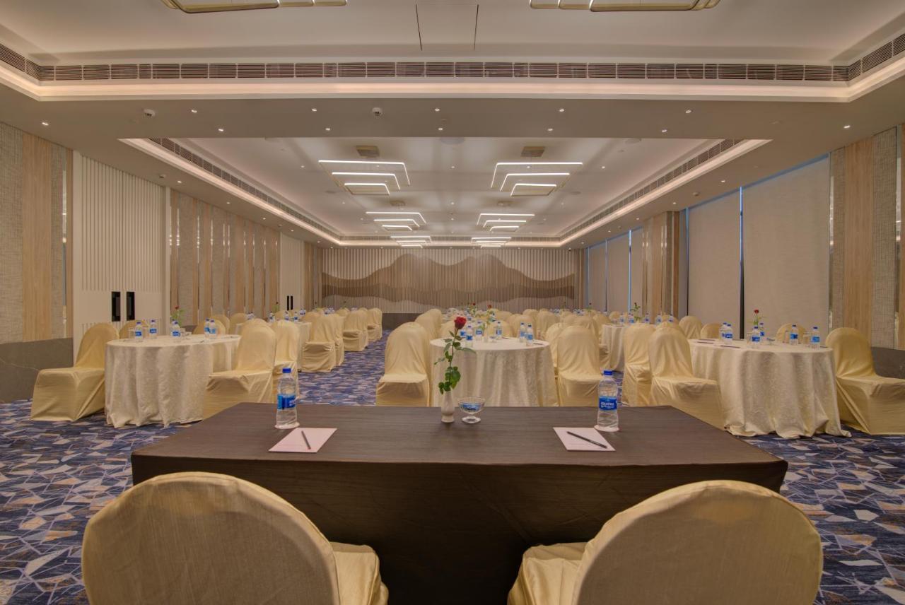 7 Apple Hotel Nashik Exterior photo
