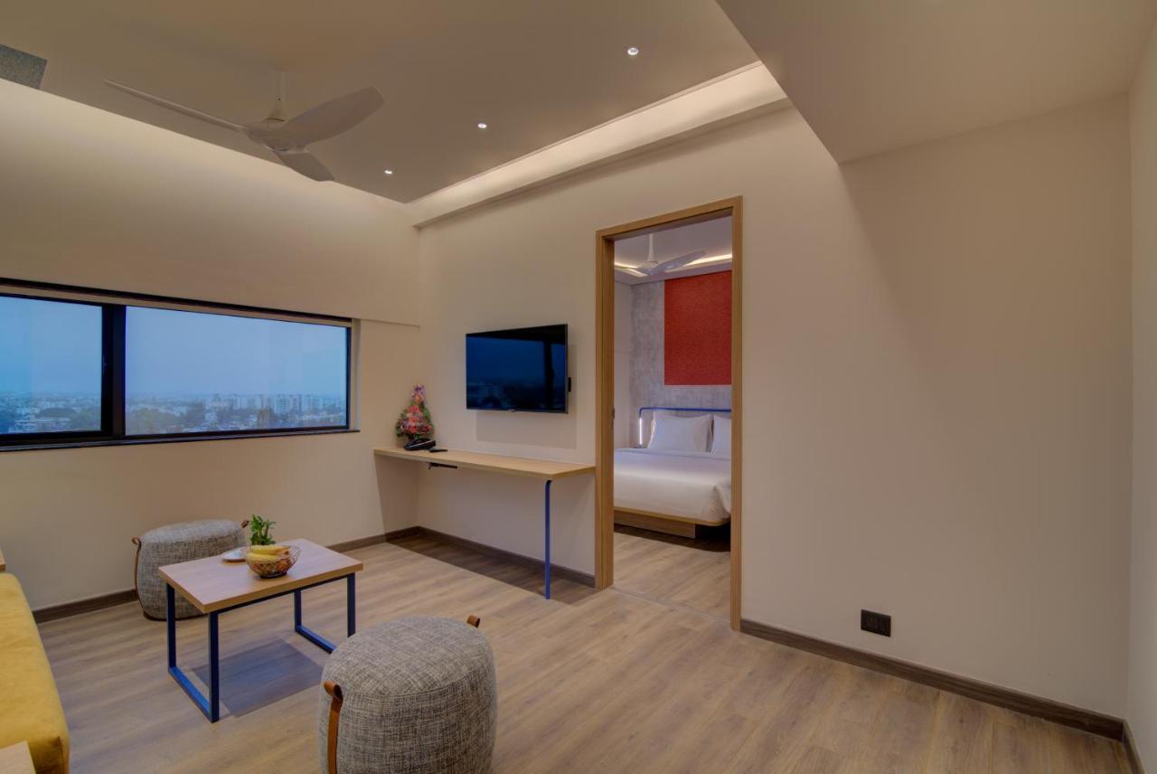 7 Apple Hotel Nashik Exterior photo